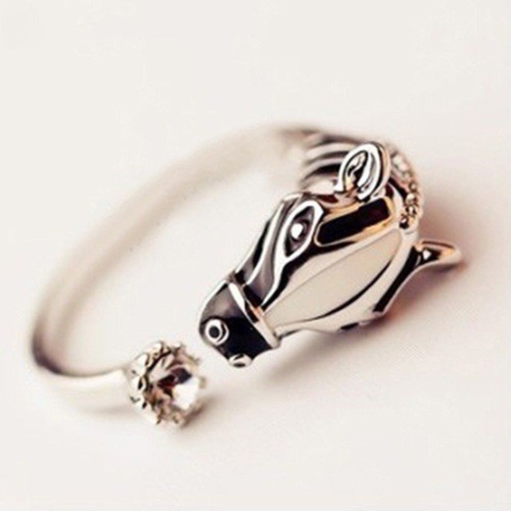 Horse ring design