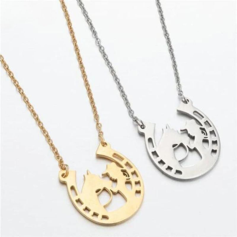 Horseshoe delicate necklace