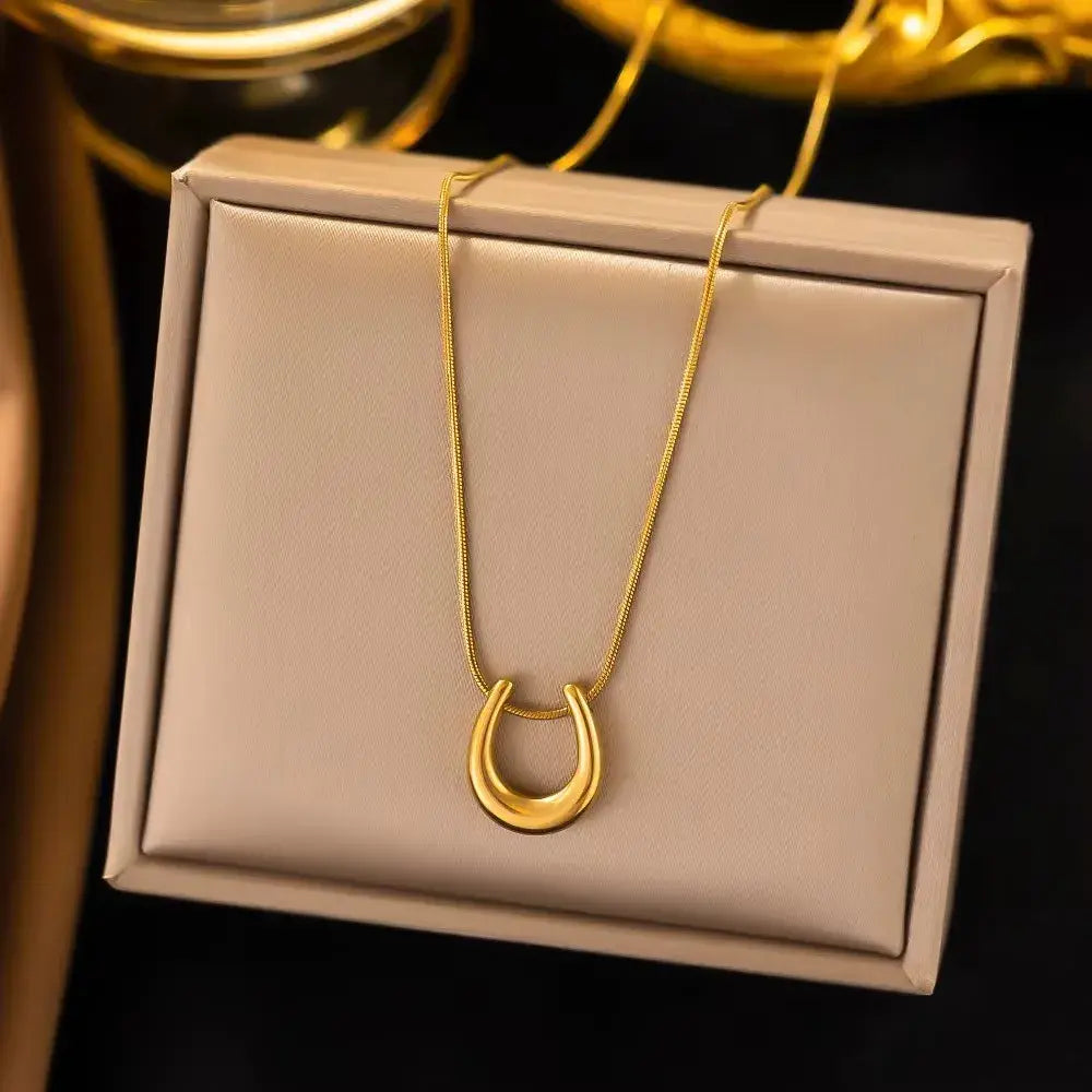 Horseshoe jewelry gold
