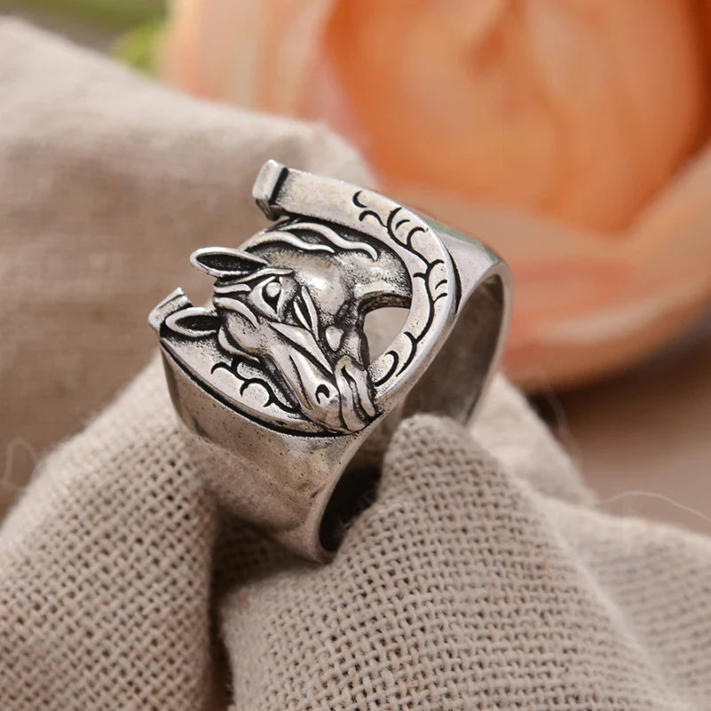 Horseshoe horse head ring Dream Horse