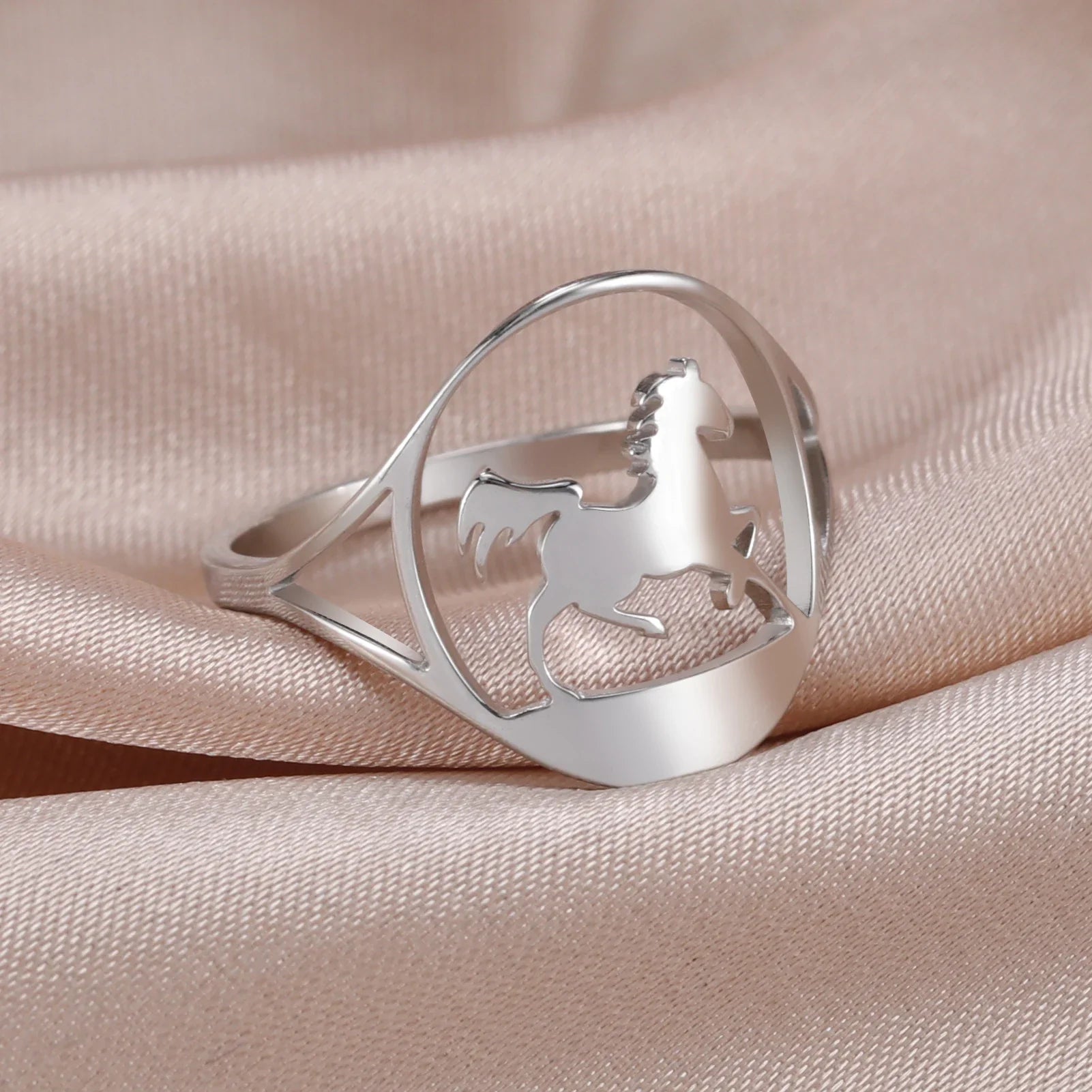 Engagement ring horse Dream Horse