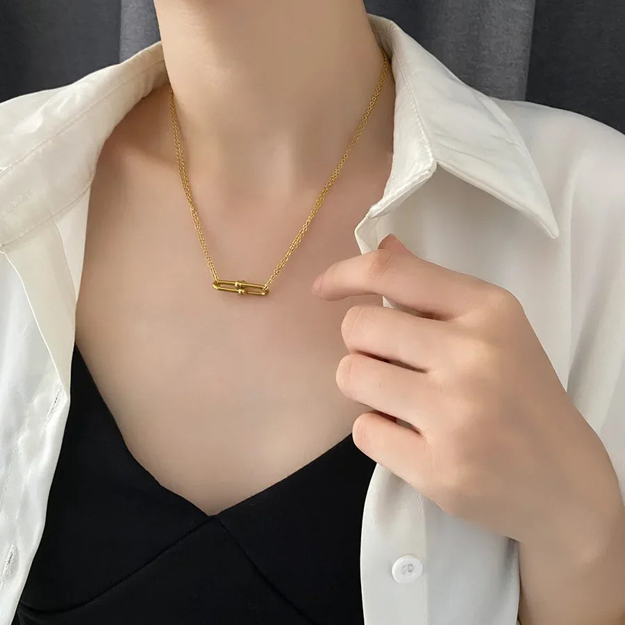 Horse shoe pendant gold Dream Horse