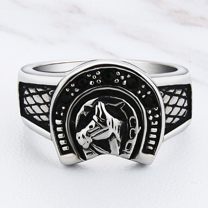 Engagement rings for horse lovers - Dream Horse