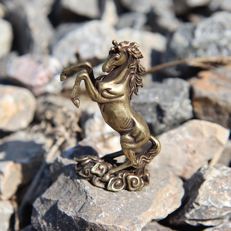 Horse jumping statue - Dream Horse