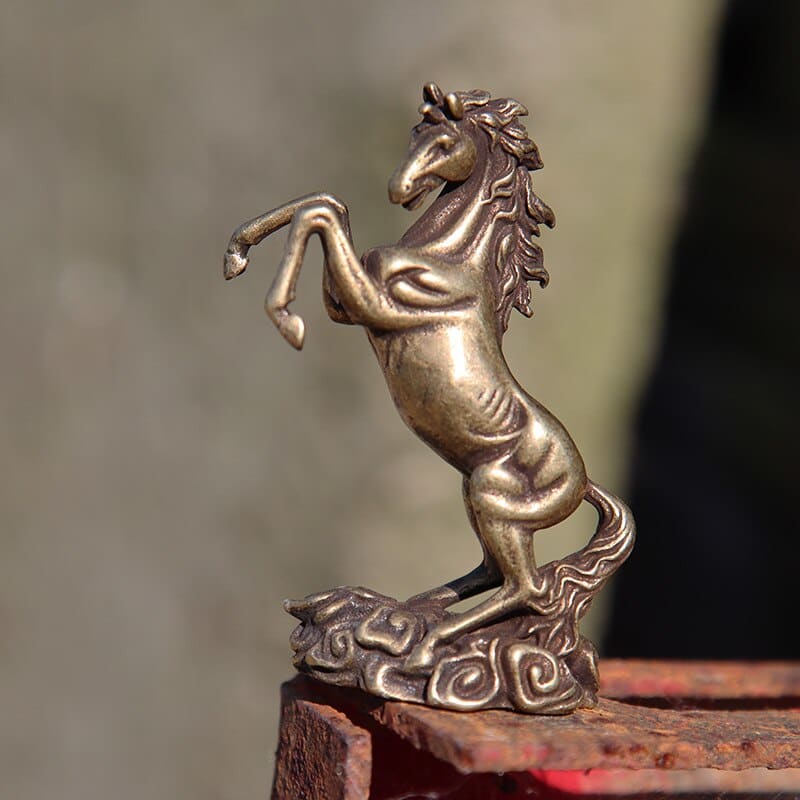 Horse jumping statue - Dream Horse