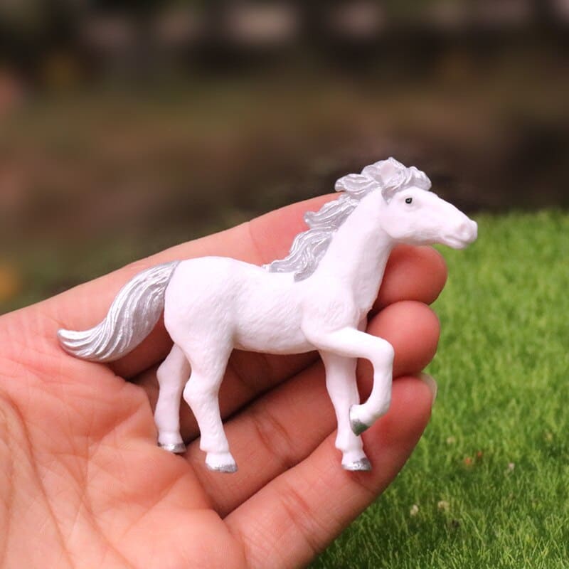 Horse of a different color figurines - Dream Horse