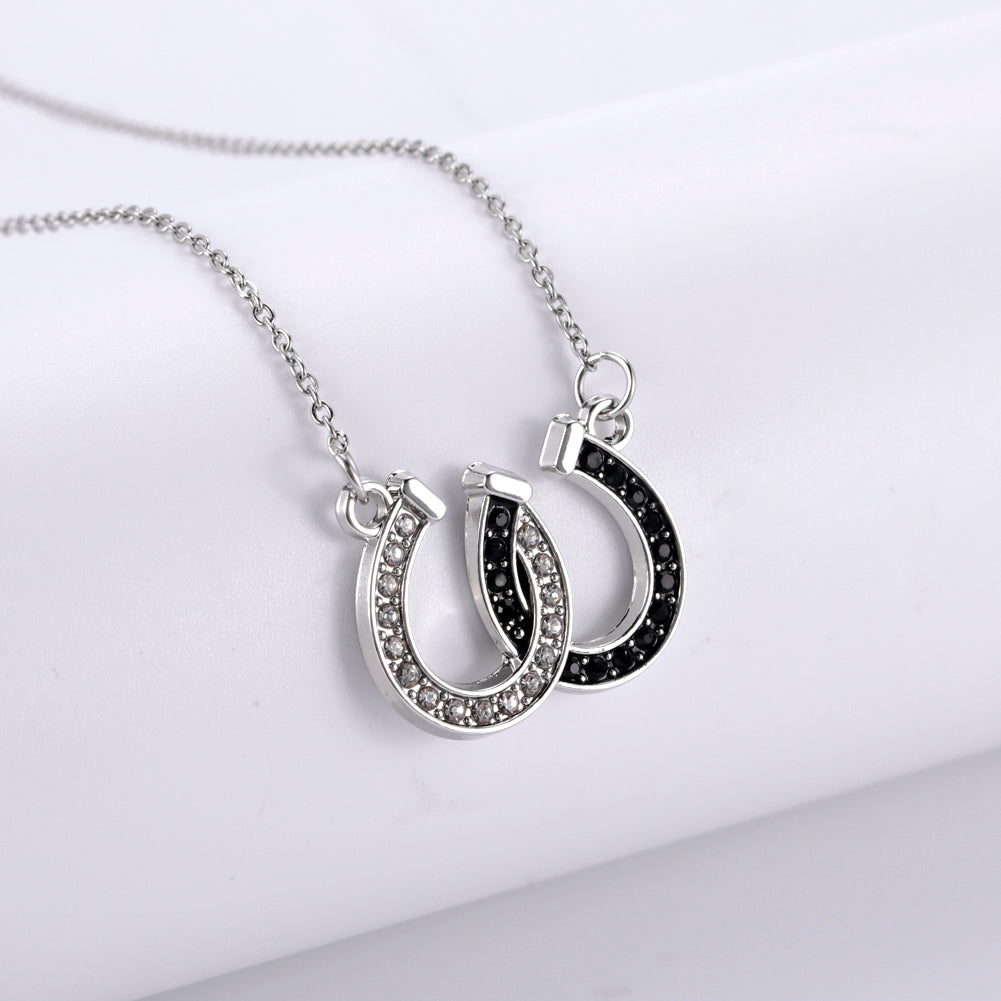 Horseshoe necklace double