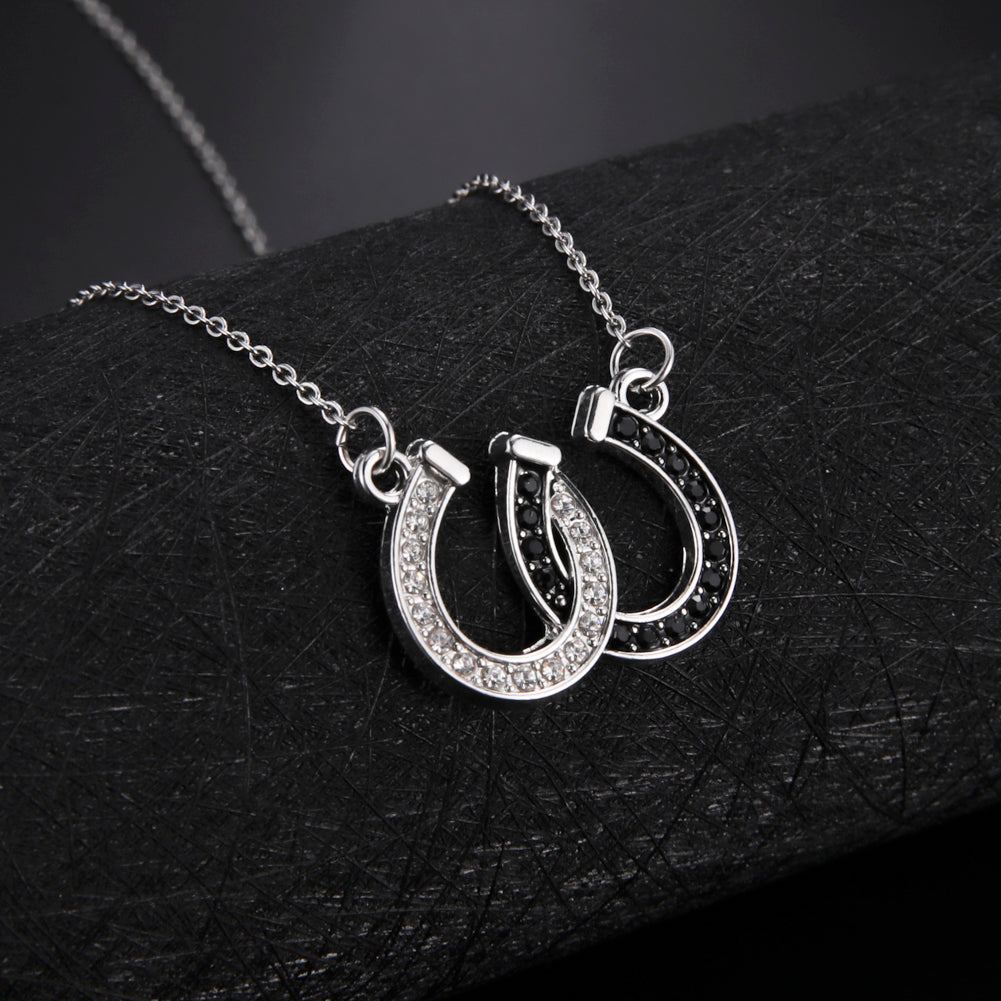 Horseshoe necklace double