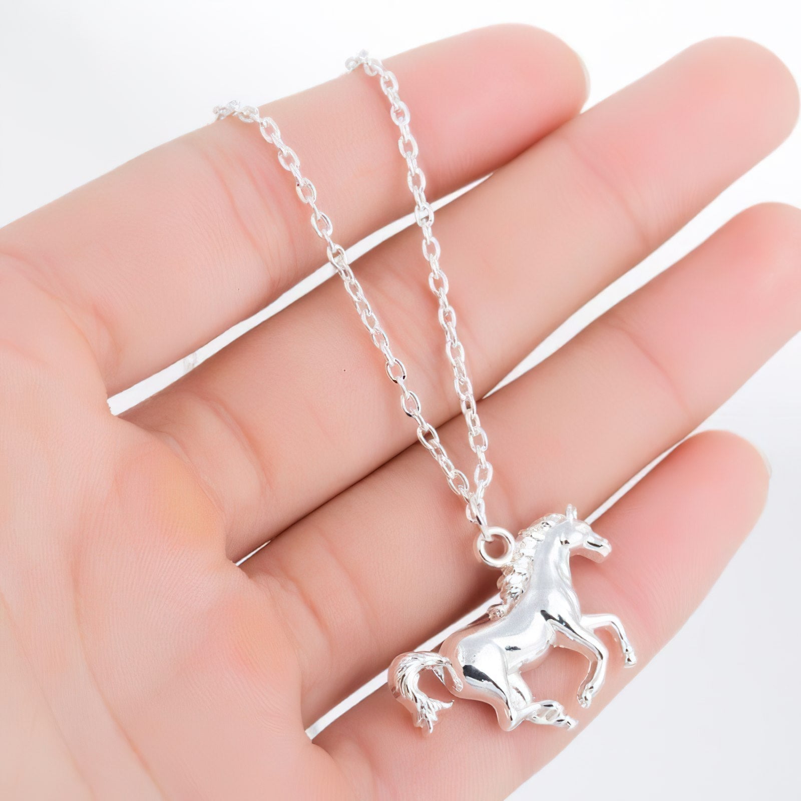 Metal racehorse necklaces for women Dream Horse