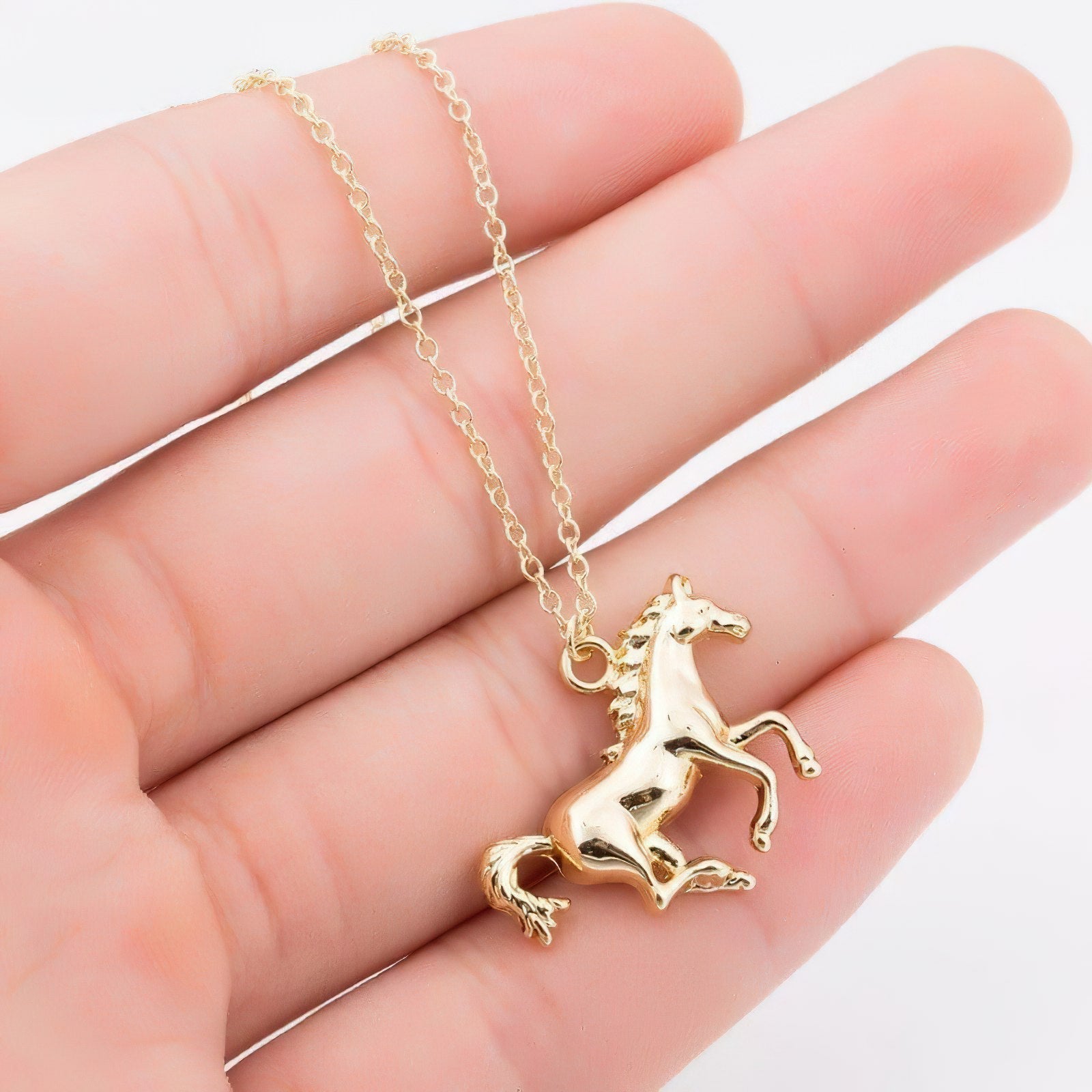 Metal racehorse necklaces for women Dream Horse