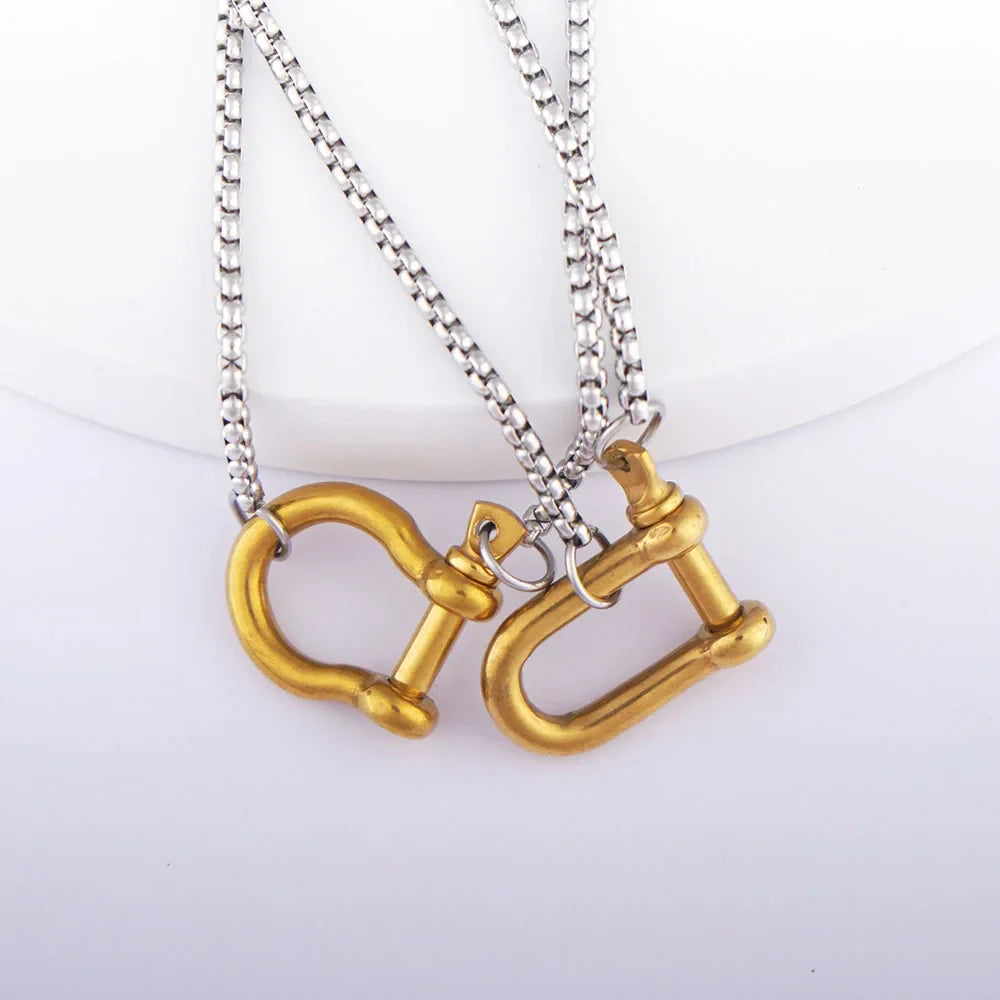 Rose gold horseshoe pendant Dream Horse