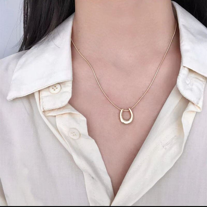 Women’s Horseshoe Pendant Necklace - Dream Horse